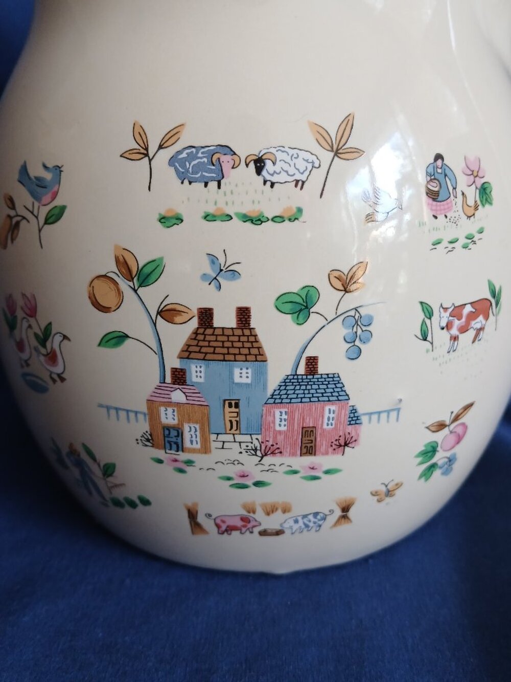 1980s Grandmacore International Heartland 40 oz Milk Jug Table Pitcher - Picture 9 of 14